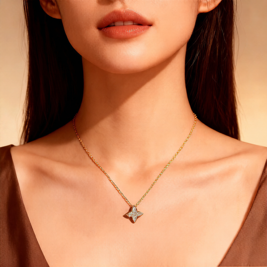 Four-leaf clover waterdrop pendant necklace