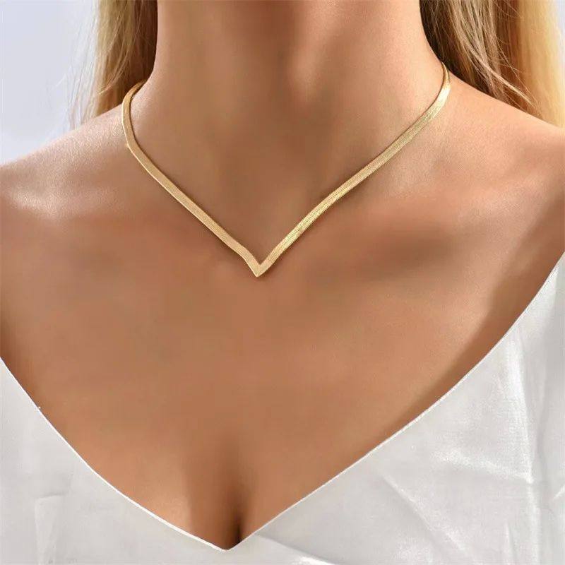 Simple V-shaped necklace