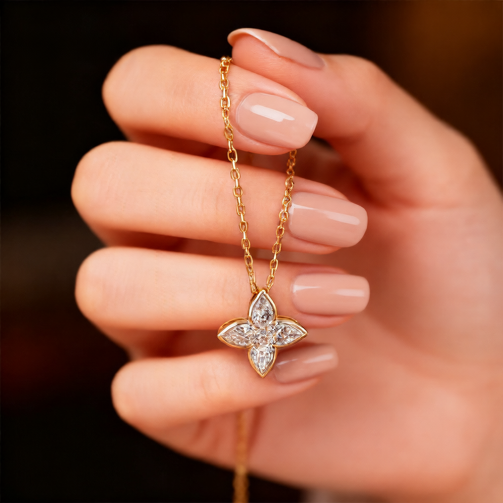 Four-leaf clover waterdrop pendant necklace