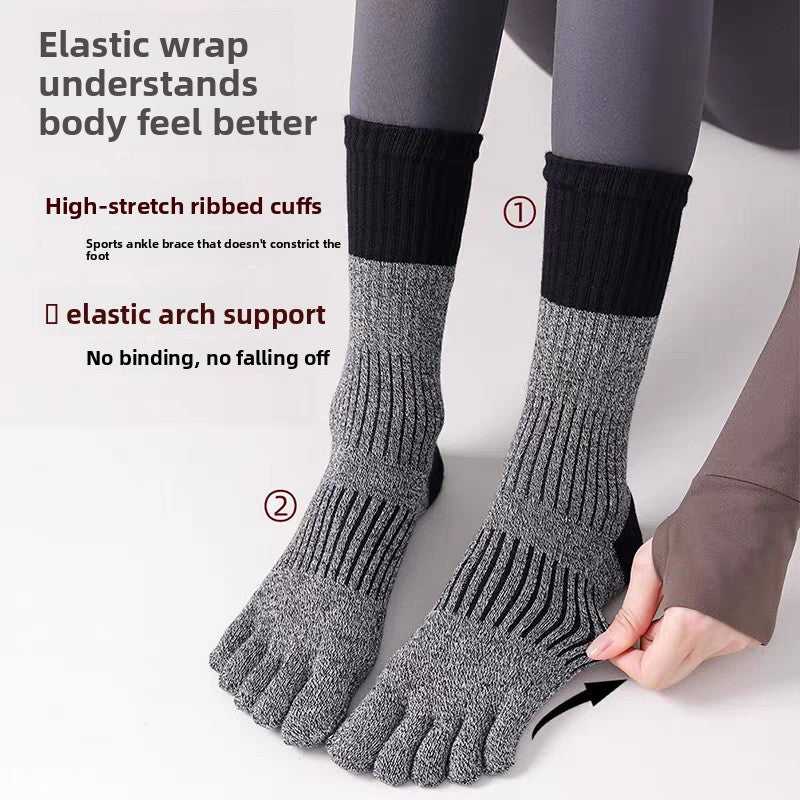 Contrasting color yoga socks