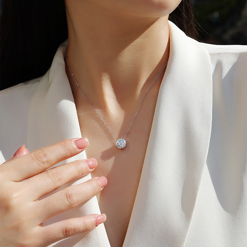 six-claw clavicle chain